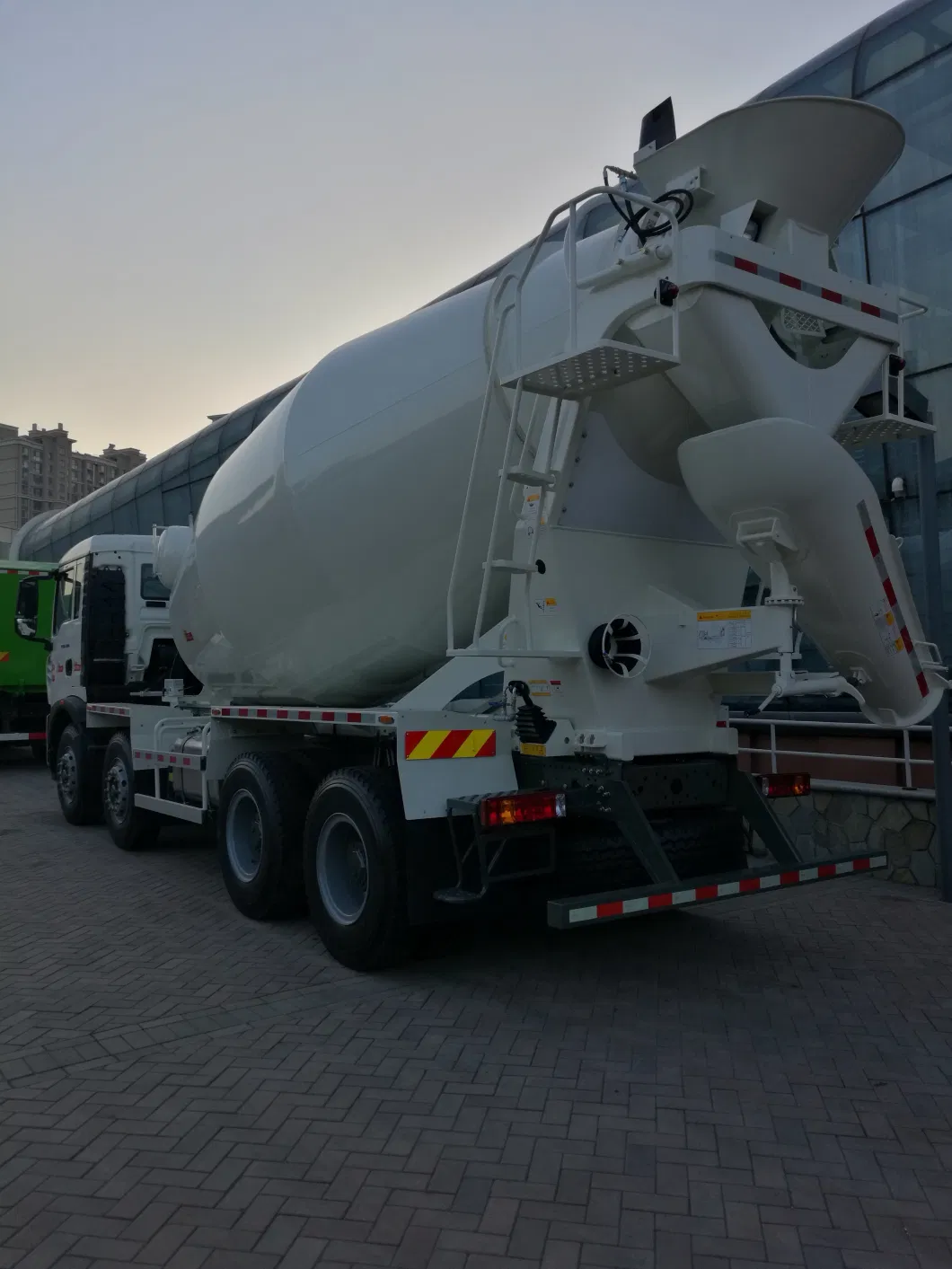8m3 10m3 12m3 336HP 371HP HOWO A7 6X4 Concrete Cement Mixer Truck